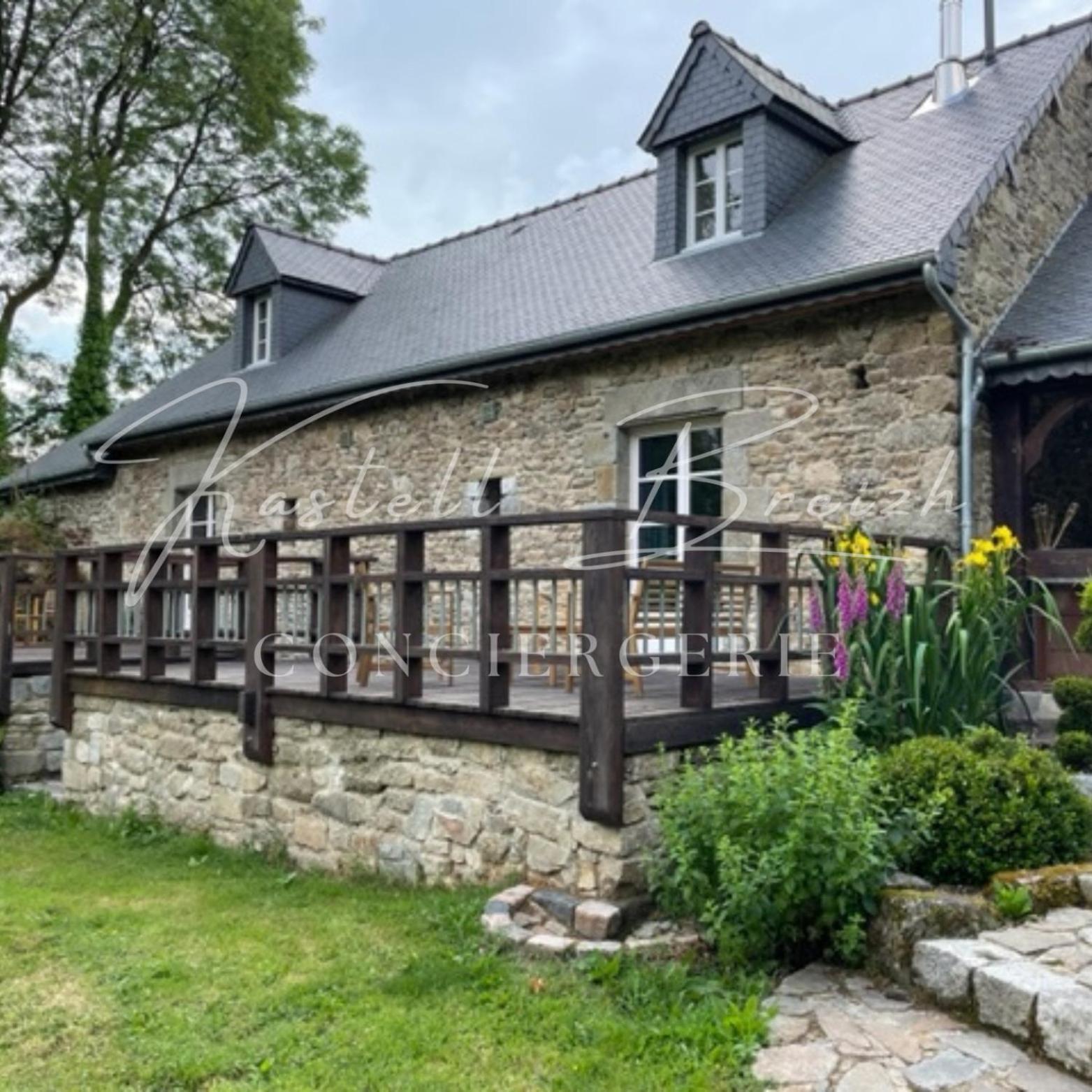 La Familiale Du Manoir De Kerollivier Vila Saint-Gilles-Pligeaux Exterior foto